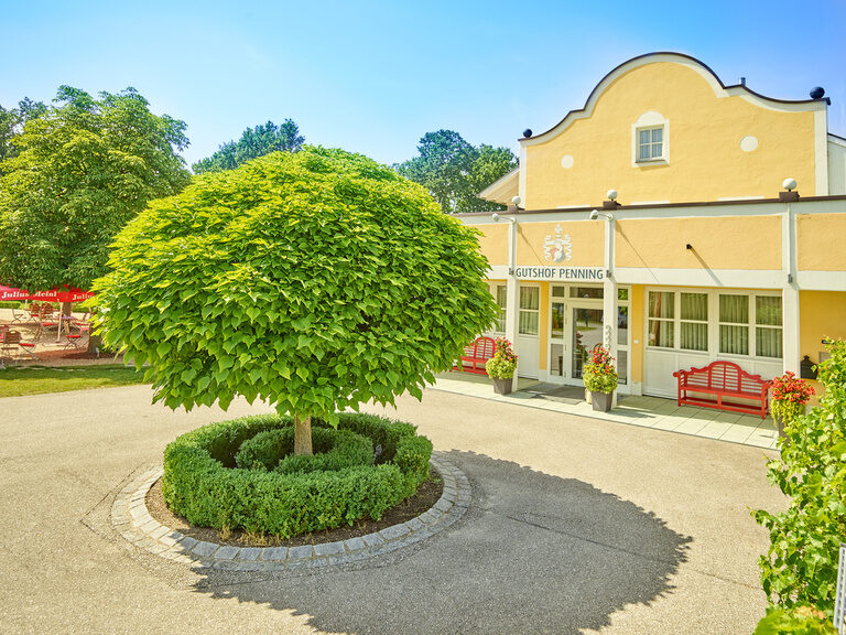 Eingangsbereich des Gutshof Penning, eine ideale Location für Ihre Tagung in Bayern.